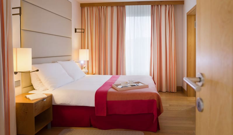 SUN GARDENS - DELUXE  ONE BEDROOM RESIDENCE SEA VIEW BED